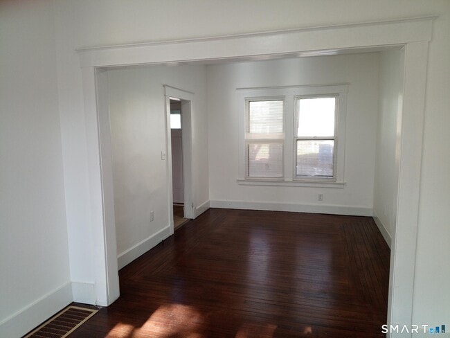 Building Photo - 105 Hillside Ave