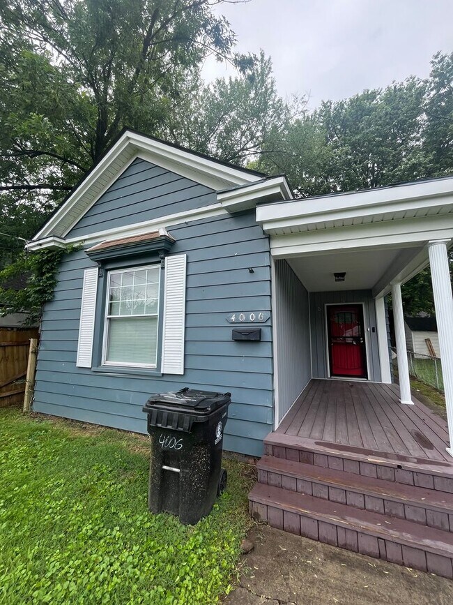 Primary Photo - Gorgeous 3 bedroom updated house!