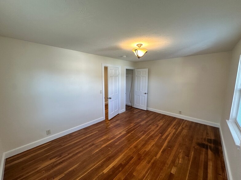 Building Photo - 186 Summit Ave