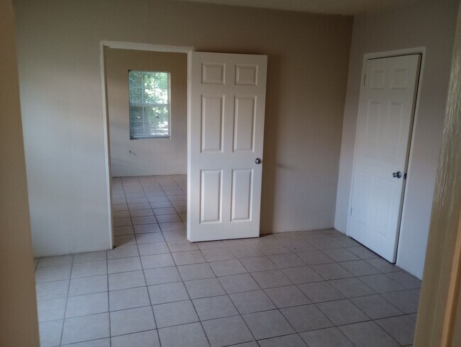 Building Photo - 2118 Jemison Ave