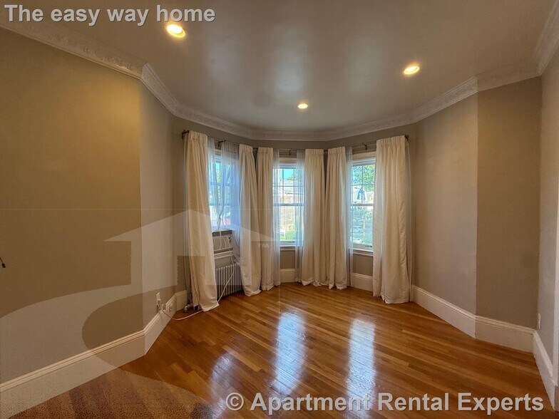 Building Photo - 11 Beech St