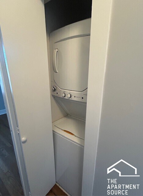 Building Photo - 72 Pine Ave