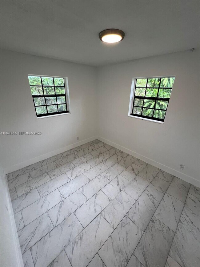 Building Photo - 4421 NW 33rd St