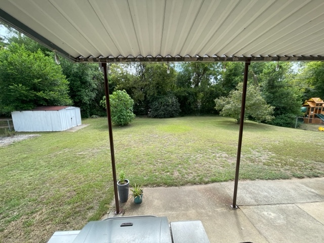 Building Photo - 711 Riverview Dr