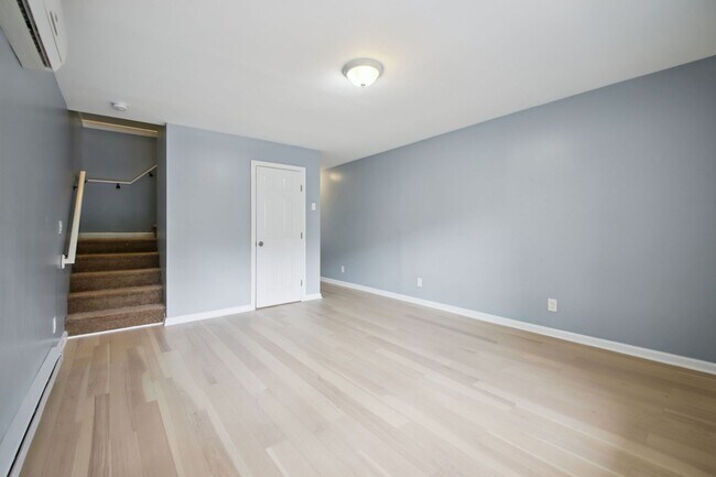 Building Photo - 259 Pine St