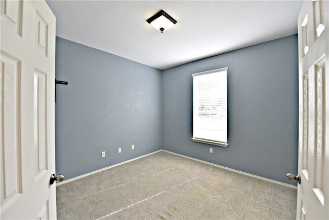 Building Photo - 1805 Copper Breaks Ln