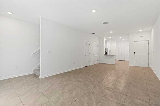 Building Photo - 82 Vero Dr