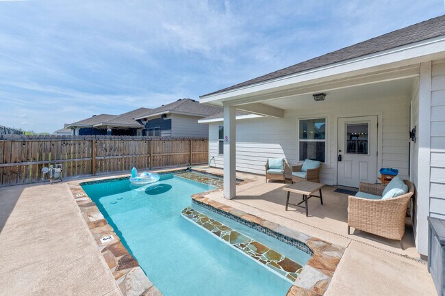 Building Photo - 3230 Creek Side Dr