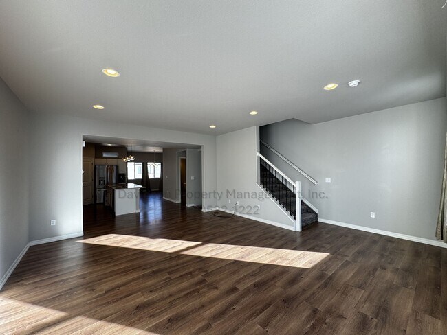 Building Photo - 6227 Lenexa Grv