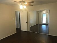 Building Photo - 416 University Oaks Blvd