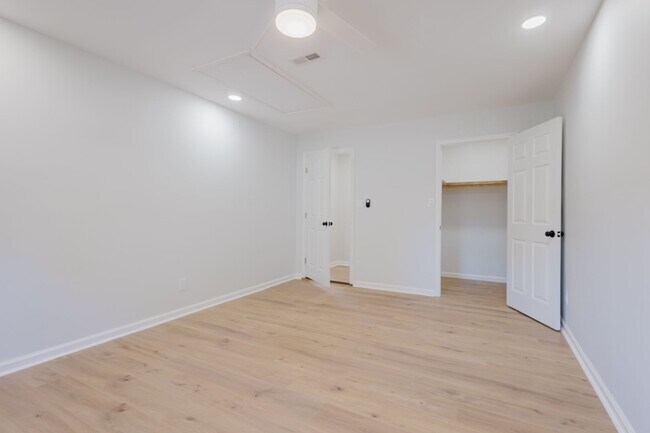 Building Photo - Completely Renovated House in the Holiday Hills Subdivision   251125