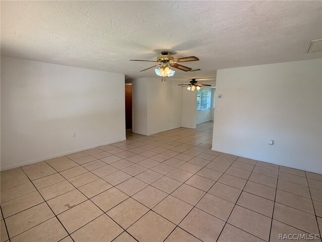 Building Photo - 28 N Davis St