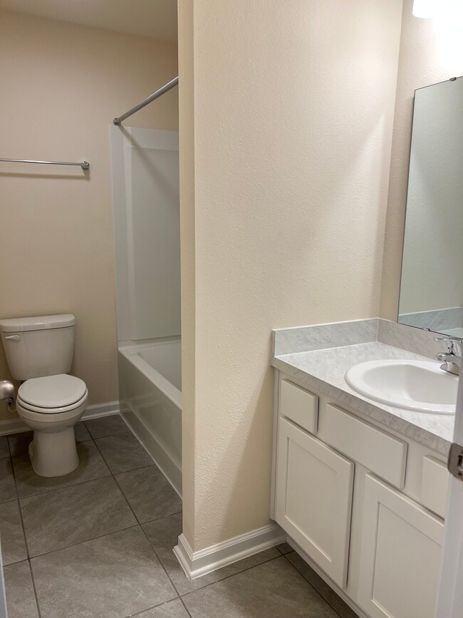 Building Photo - 221 Talulla Trl