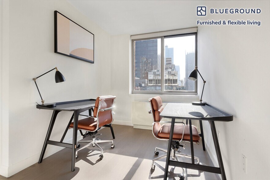 Building Photo - 561 10th Ave