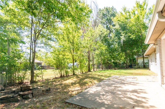 Building Photo - 2332 S Clover Dr