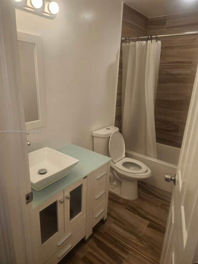 Building Photo - 11047 Longboat Dr