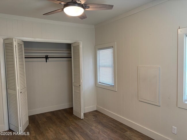 Building Photo - 202 Adelma St