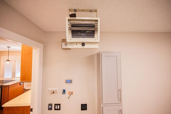 Building Photo - 7630 Alta View Blvd