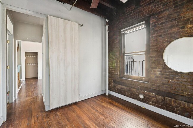 Building Photo - 21-16 35th St