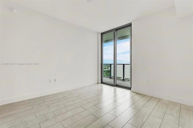 Building Photo - 2000 Metropica Wy