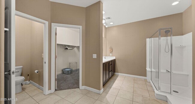 Building Photo - 9309 W Orange Dr