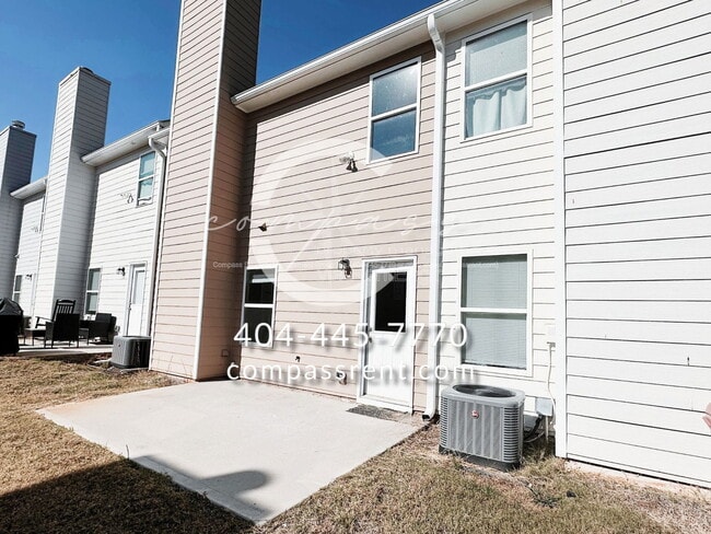 Building Photo - 200 Lyndon Wy NW