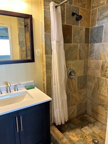 Master Bathroom - 68 -287 Crozier Loop