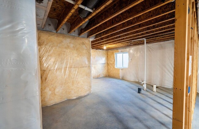 Building Photo - 505 Jeanine Dr