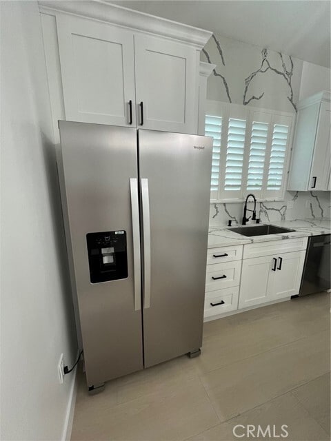 Building Photo - 8684 Oasis Ave