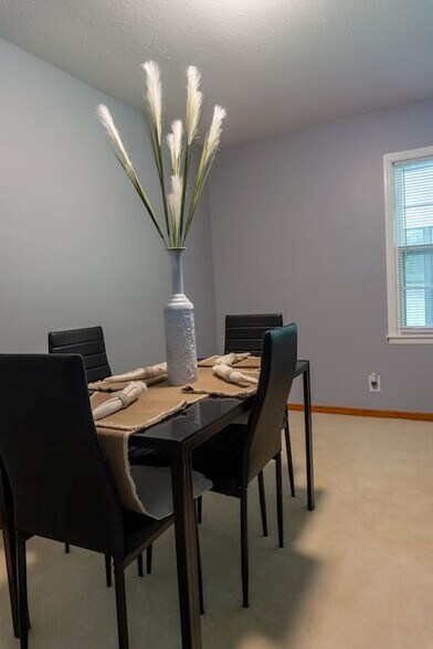 Dining - 2913 Hester Ln NW