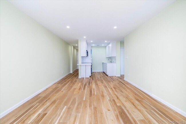 Building Photo - 360 Shore Rd