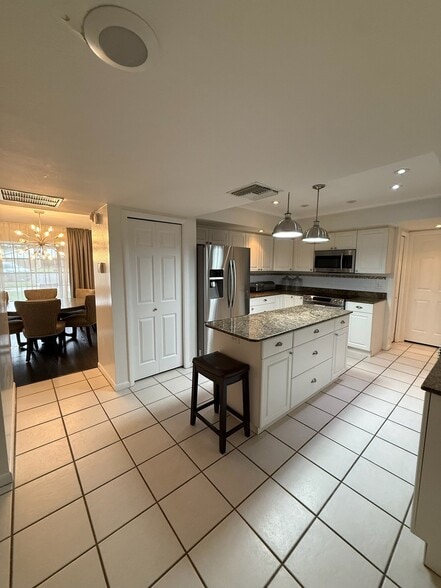 Building Photo - 8004 Beltrees Ct