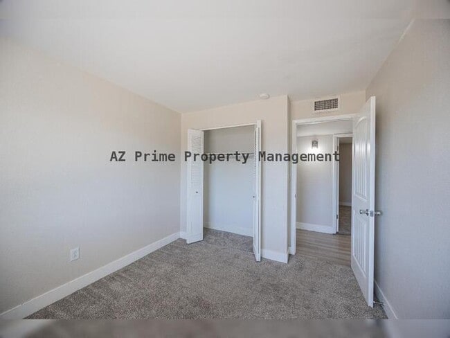 Building Photo - 5849 S College Ave