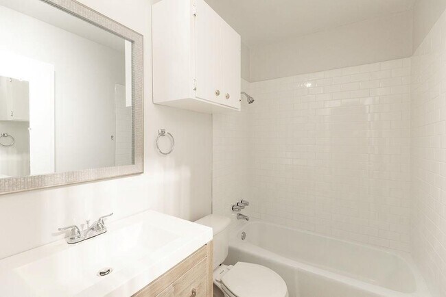 Building Photo - 203 Northcrest Cir