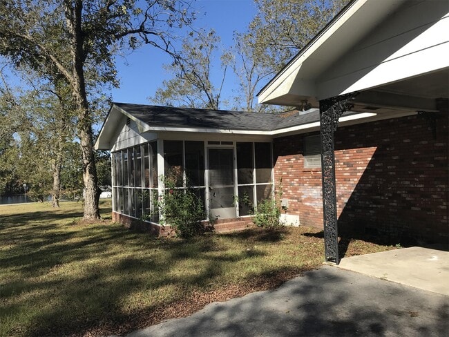 Building Photo - 211 Abbie Ln