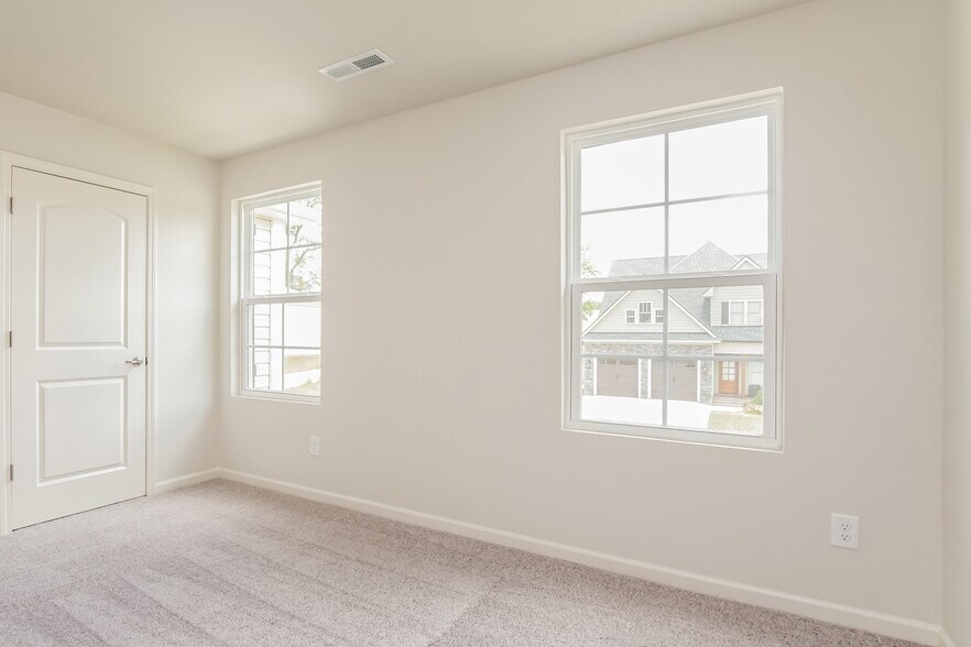 Building Photo - 19 Ashlar Ct