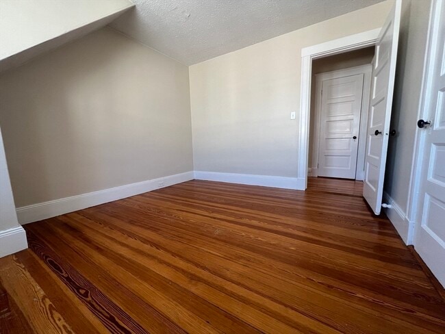 Building Photo - 22 Park Rd