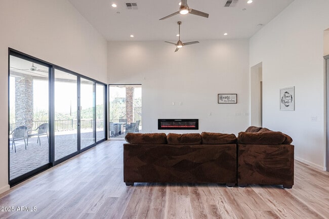 Building Photo - 14914 E Zapata Dr