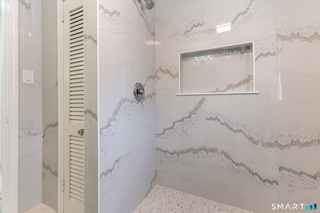 Building Photo - 85 Green St