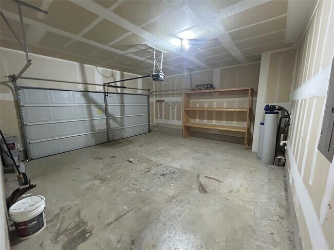 Building Photo - 249 La Dera Dr