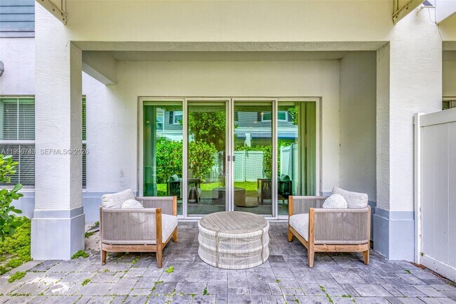 Building Photo - 4921 Pointe Midtown Way