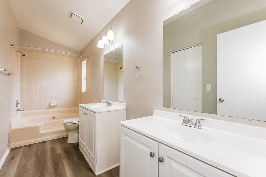 Building Photo - 11506 Smokethorn Dr