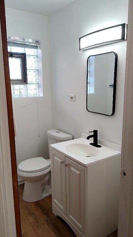 Building Photo - 10035 S Yates Blvd