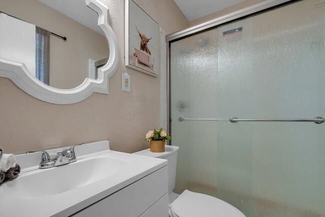 Building Photo - 1809 Quince Dr