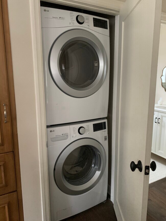 In unit HE laundry - 2420 Derbyshire Rd