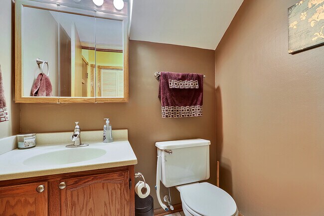 Building Photo - 9301 Waterford Ln