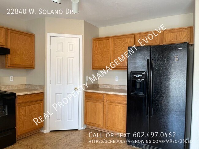 Building Photo - Move in Special