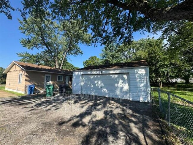 Building Photo - 915 Mullanphy Ln
