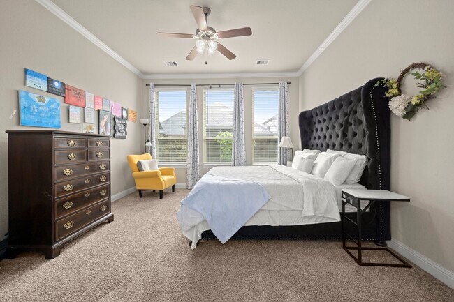 Building Photo - 10054 Black Maple Dr