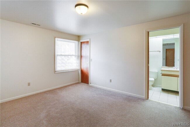 Building Photo - 1250 Youngs Rd